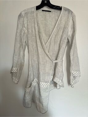 Animale Black Label on Light Gray Textured Fabric